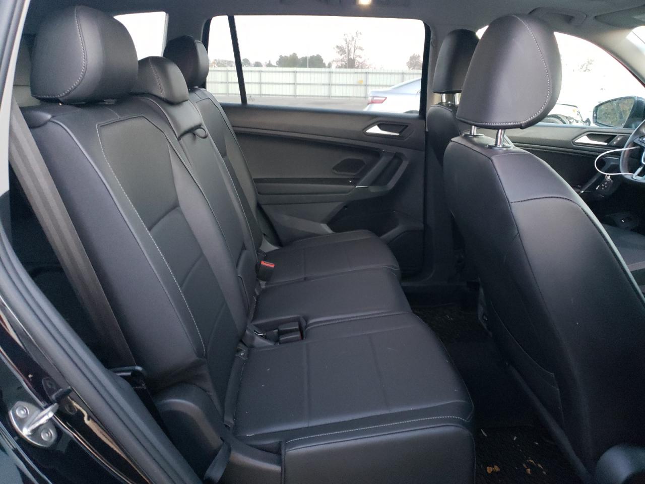 2020 Volkswagen Tiguan - Image 10
