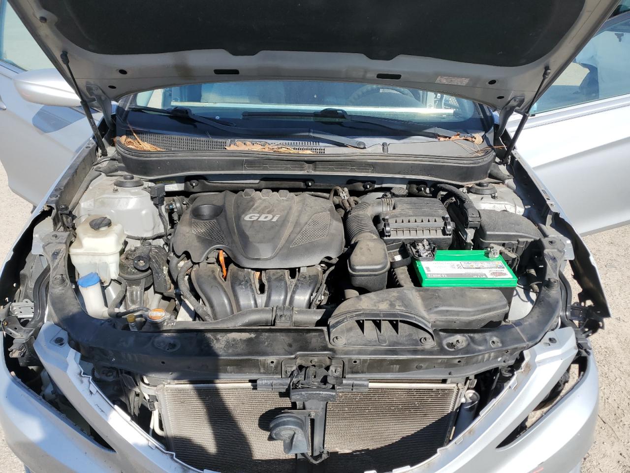 2012 Hyundai Sonata - Image 11