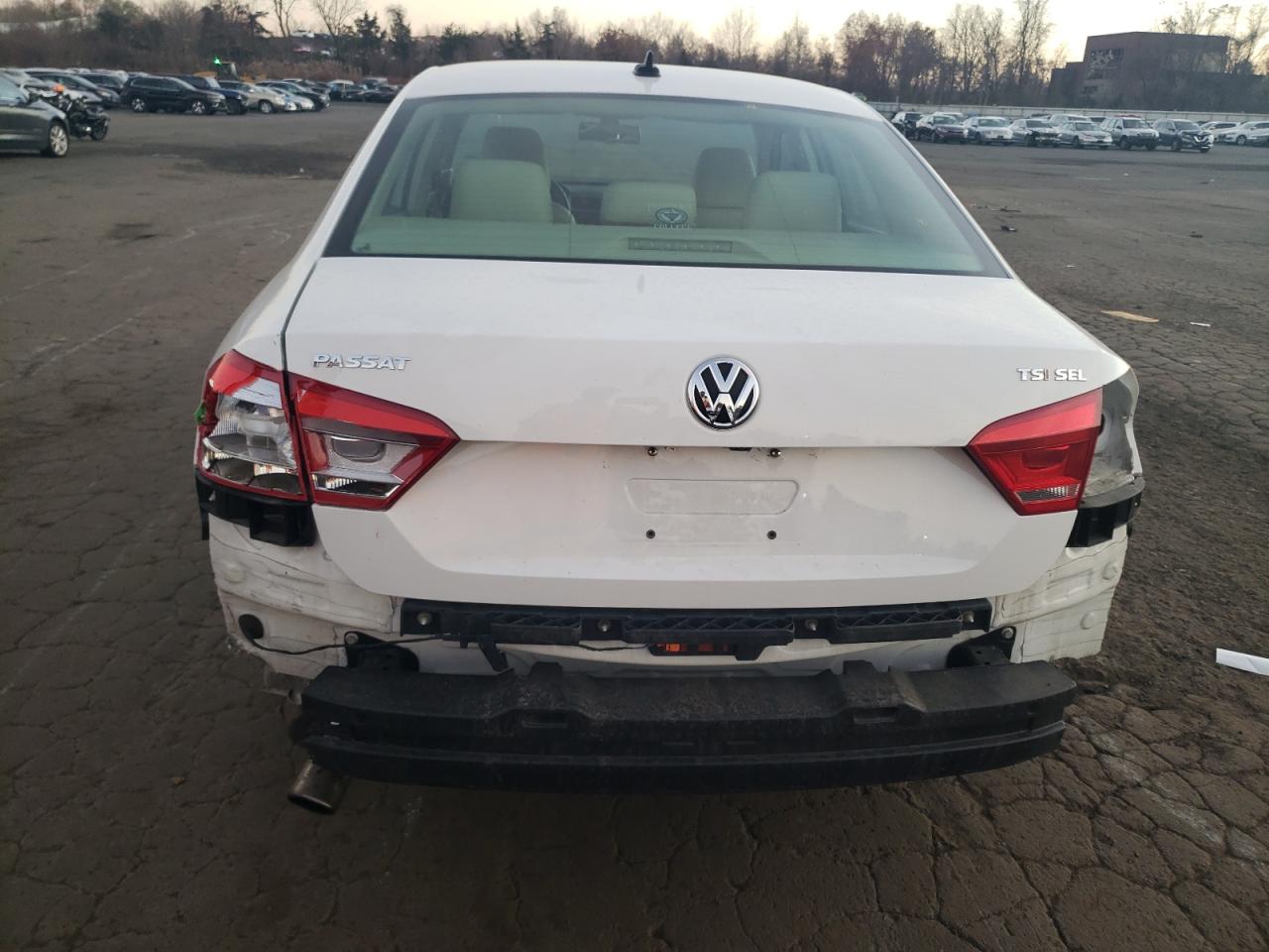 2014 Volkswagen Passat - Image 6