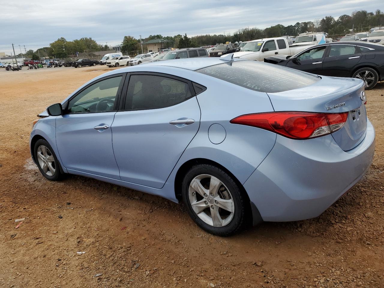 2013 Hyundai Elantra - Image 2