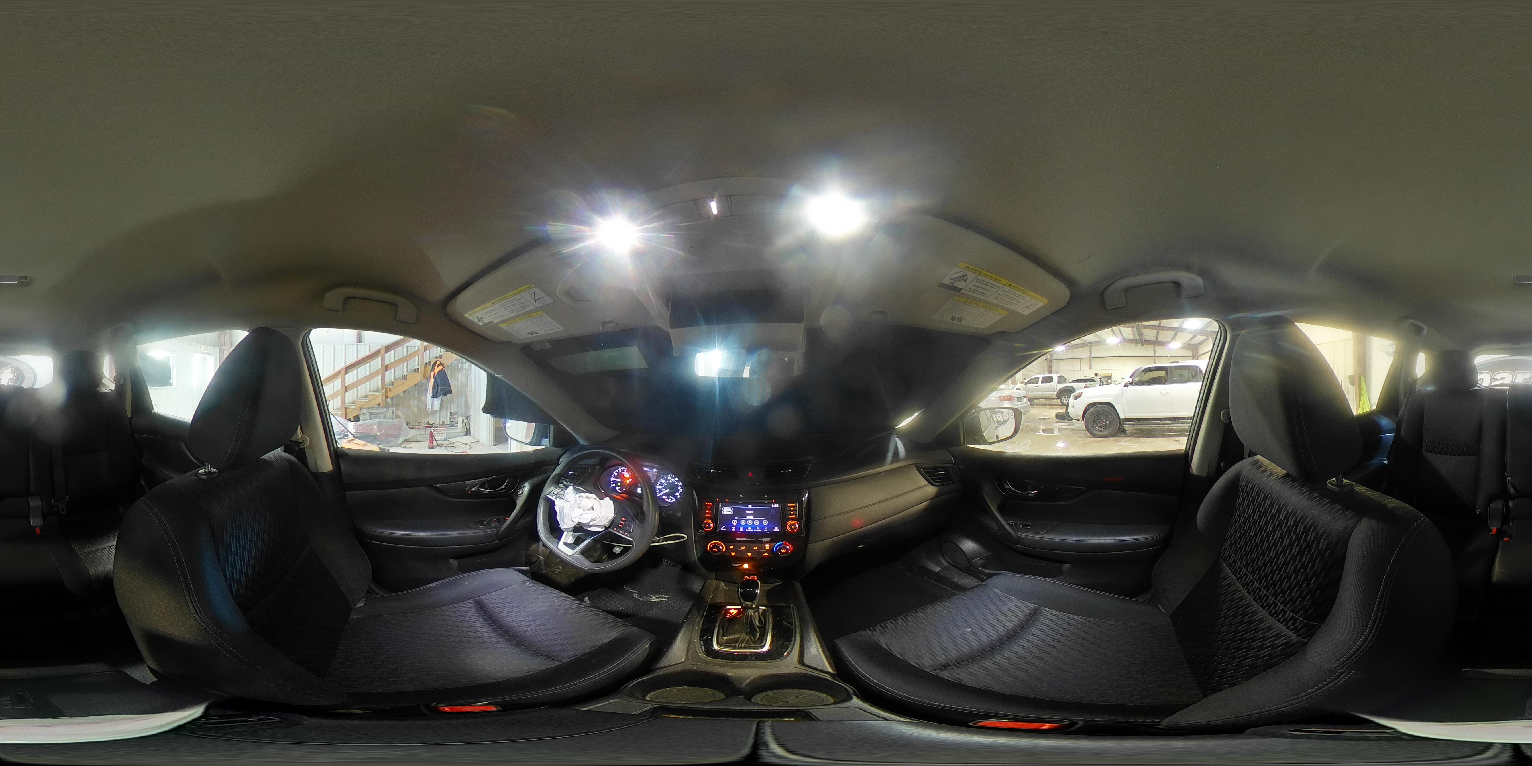 2018 Nissan Rogue - Image 15