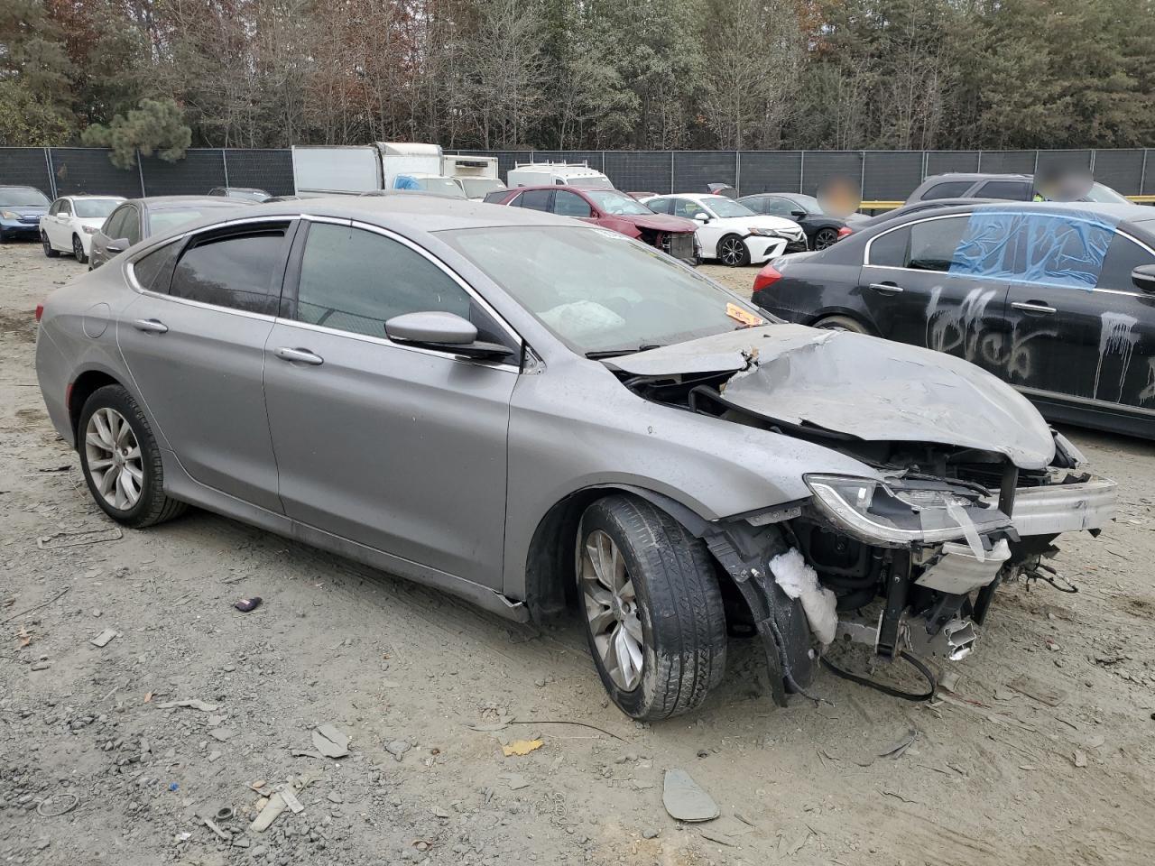 2015 Chrysler 200 - Image 4