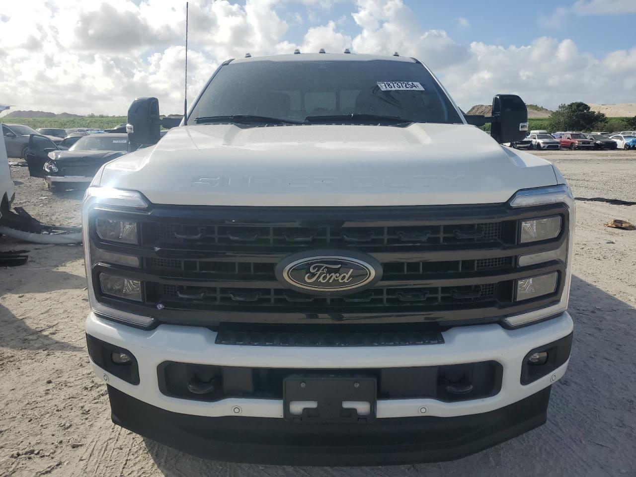 2023 Ford F350 - Image 5