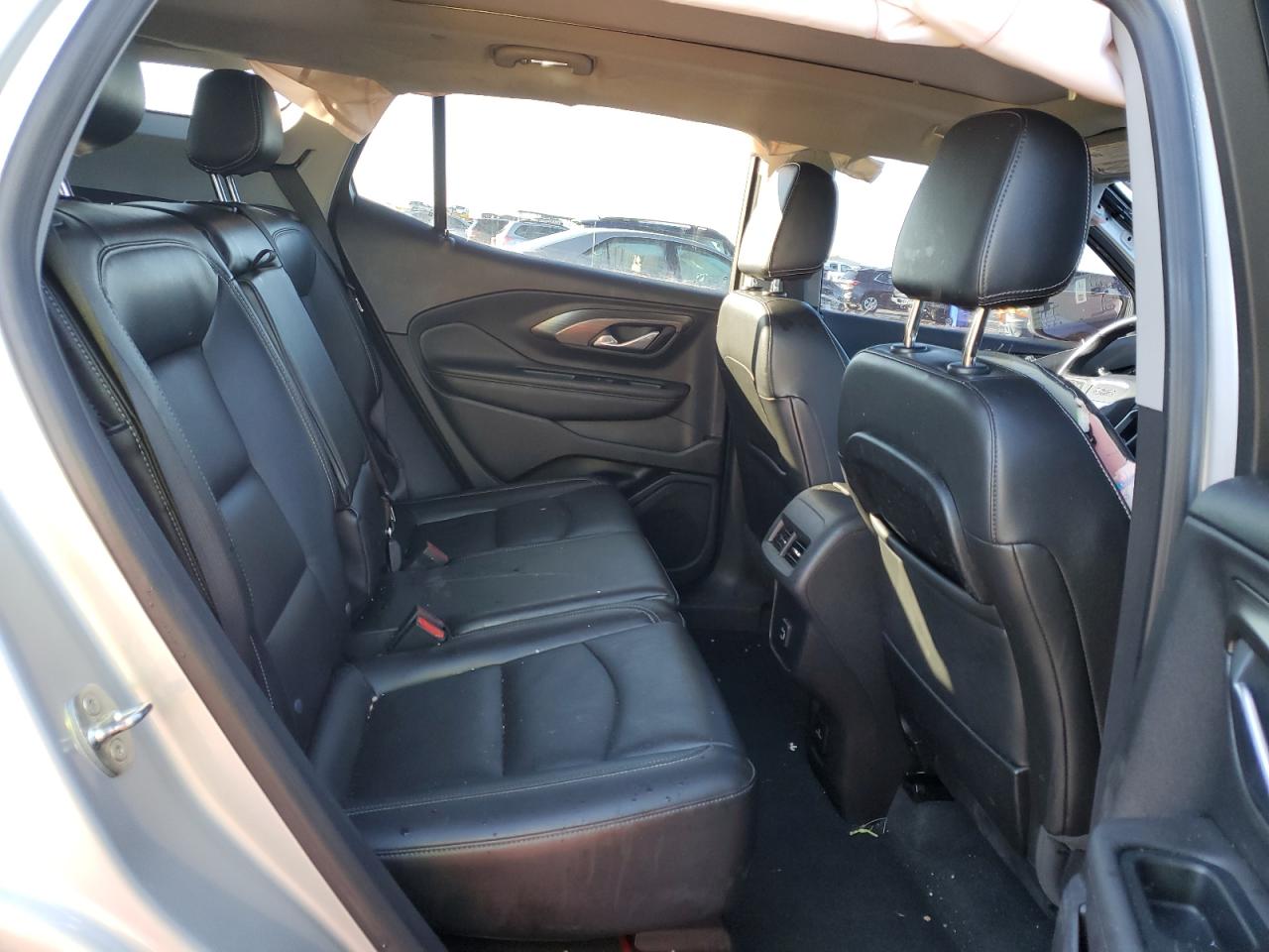 2022 GMC Terrain - Image 11