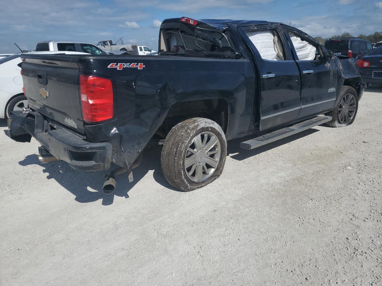2015 Chevrolet Silverado - Image 3