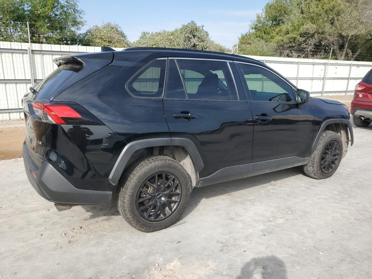 2019 Toyota RAV 4 - Image 3