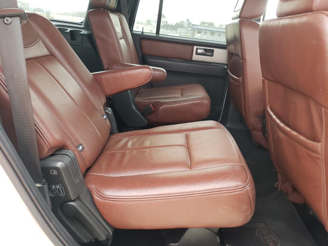 2014 Ford Expedition - Image 11