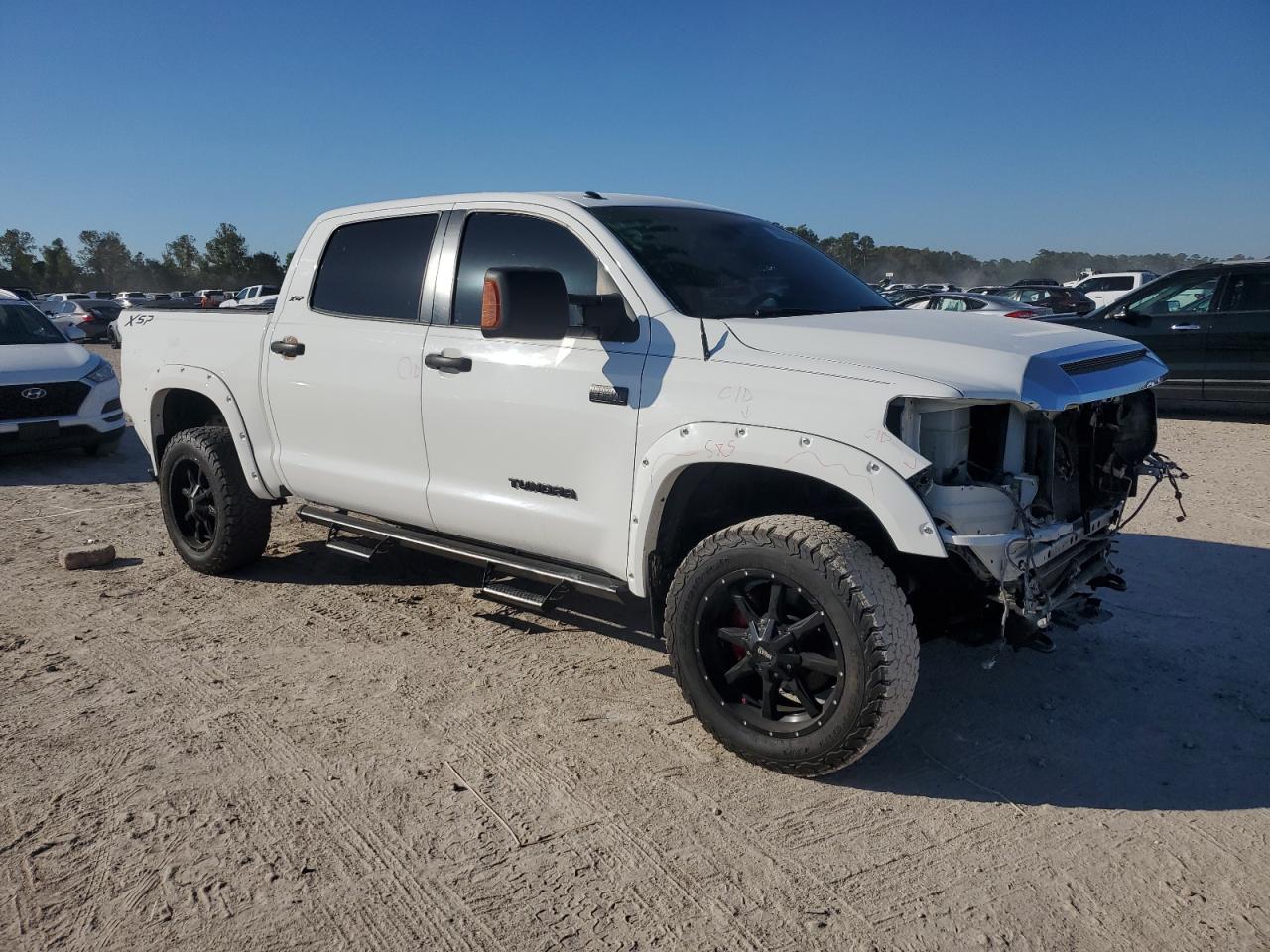 VIN 5TFDW5F18HX666197 2017 TOYOTA TUNDRA no.4