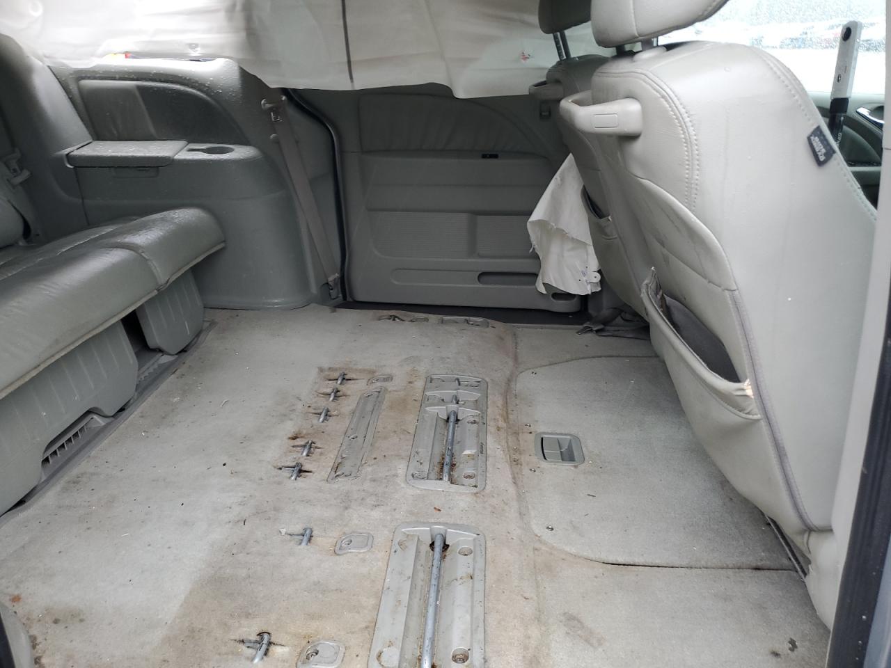 2010 Honda Odyssey - Image 12