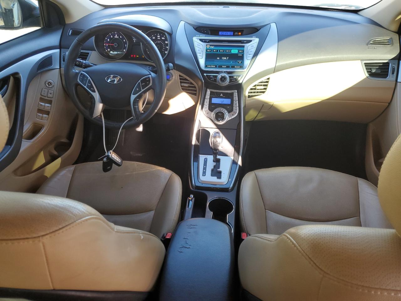 2013 Hyundai Elantra - Image 8