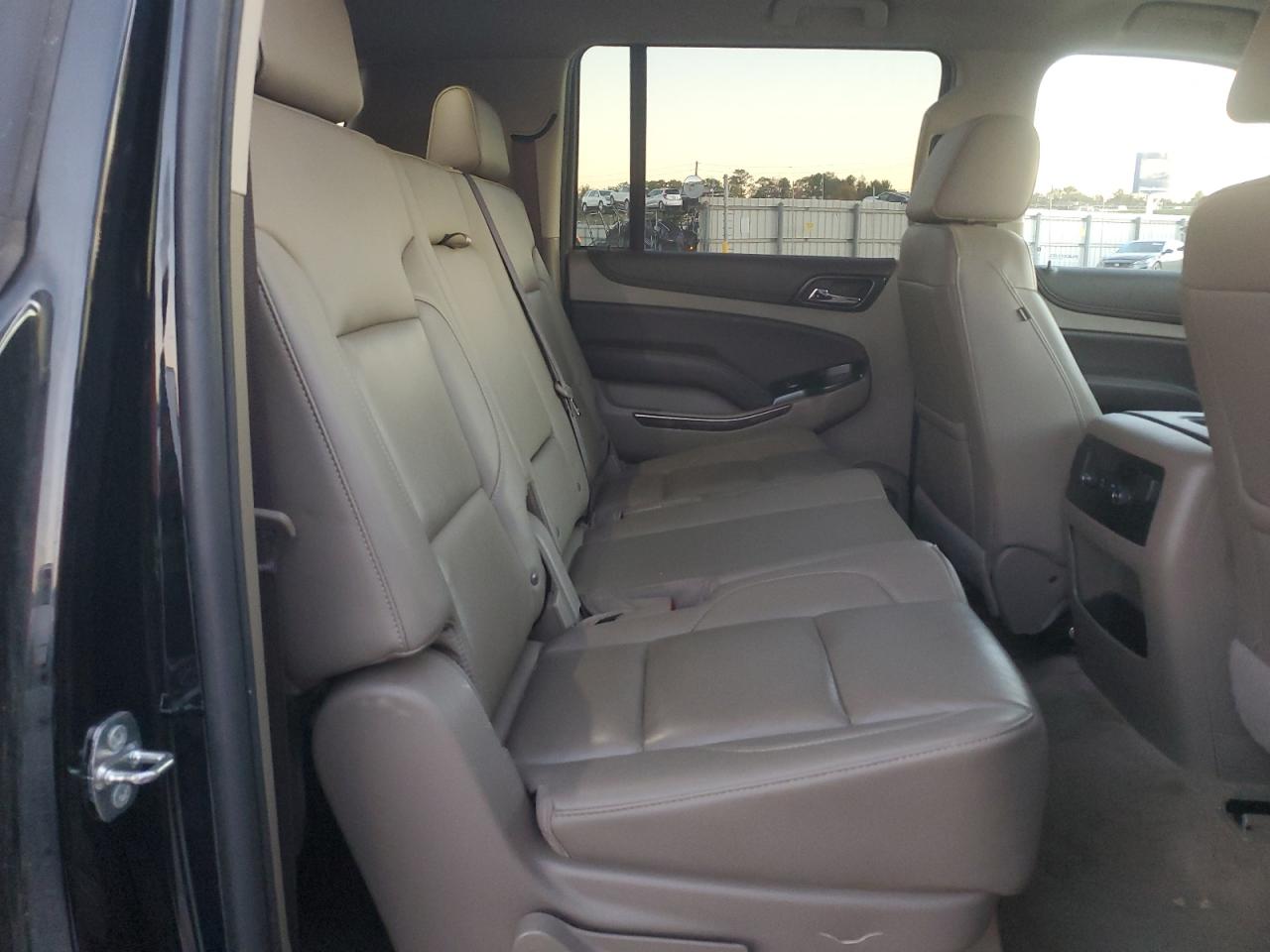 2018 Chevrolet Suburban - Image 11