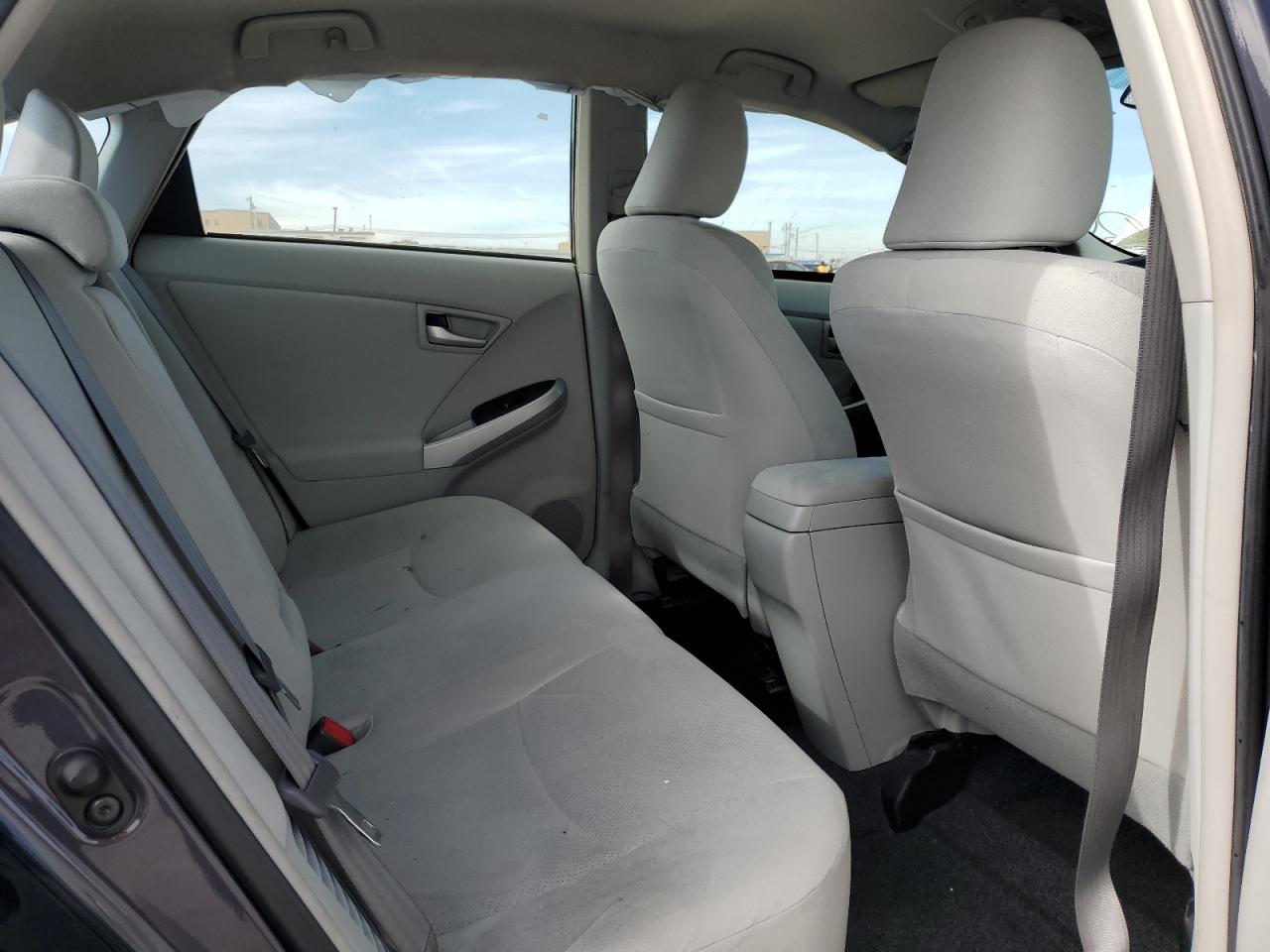 2014 Toyota Prius - Image 10