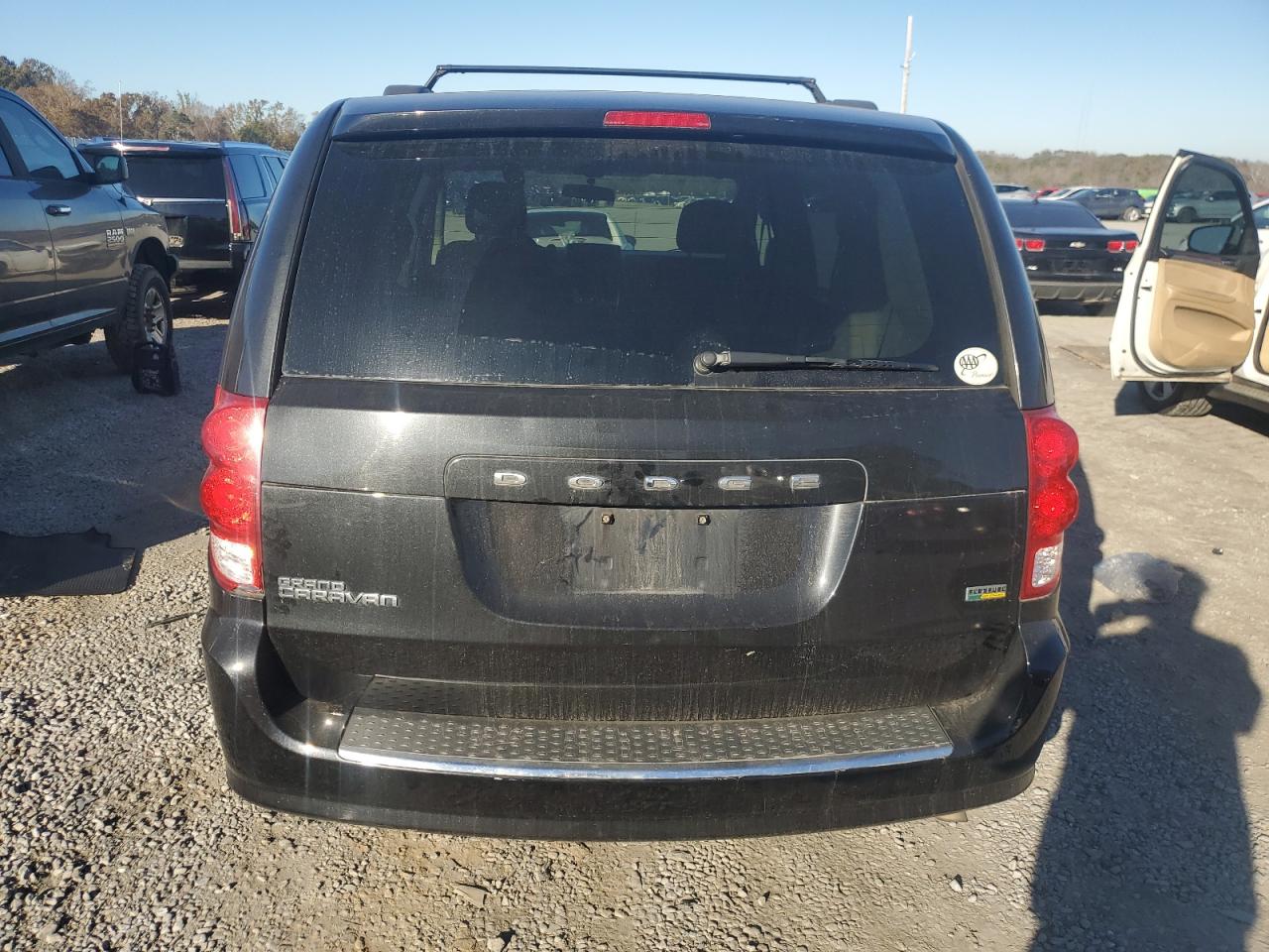 2012 Dodge Caravan - Image 6