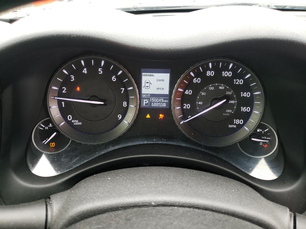 2015 Infiniti Q70 - Image 9