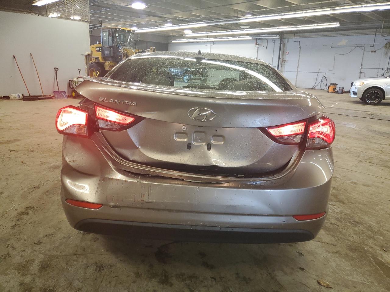 2016 Hyundai Elantra - Image 6