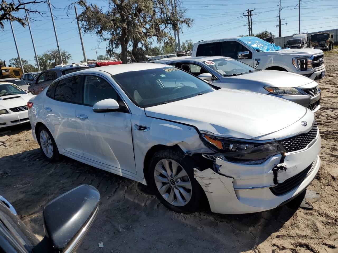 VIN 5XXGT4L34GG044854 2016 KIA OPTIMA no.4