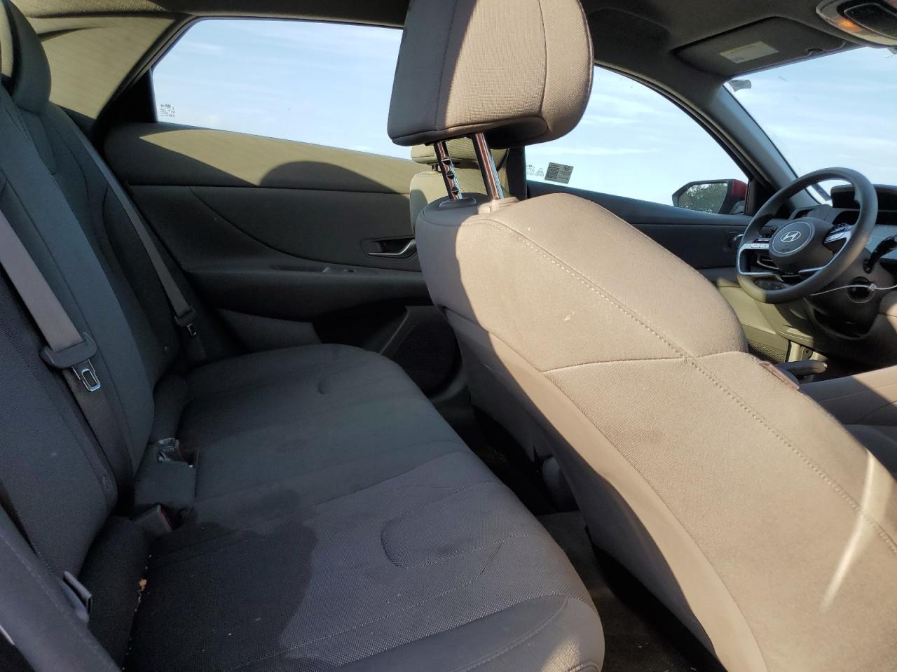 2024 Hyundai Elantra - Image 10