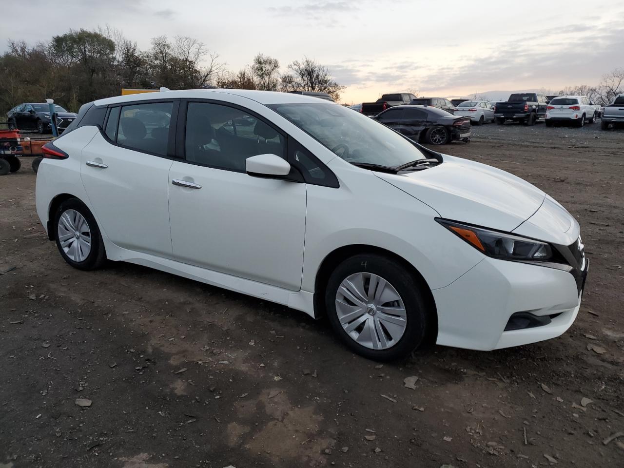 2022 Nissan Leaf - Image 4