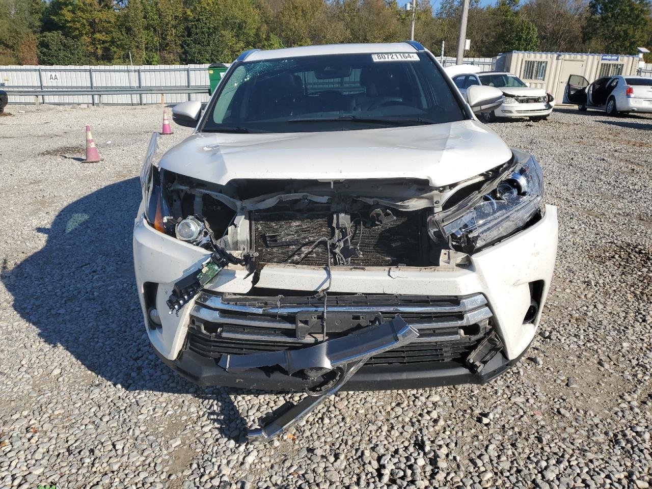 2017 Toyota Highlander - Image 5