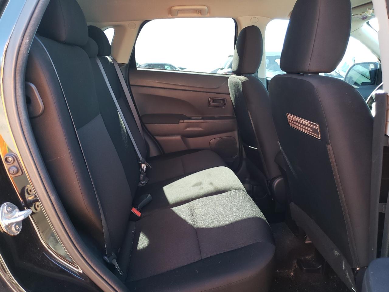 2012 Mitsubishi Outlander - Image 12