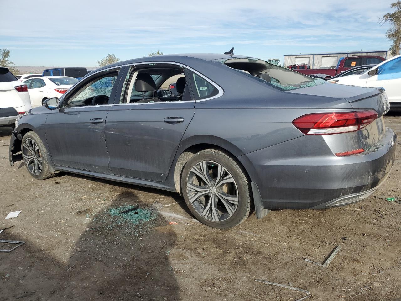 2020 Volkswagen Passat - Image 2