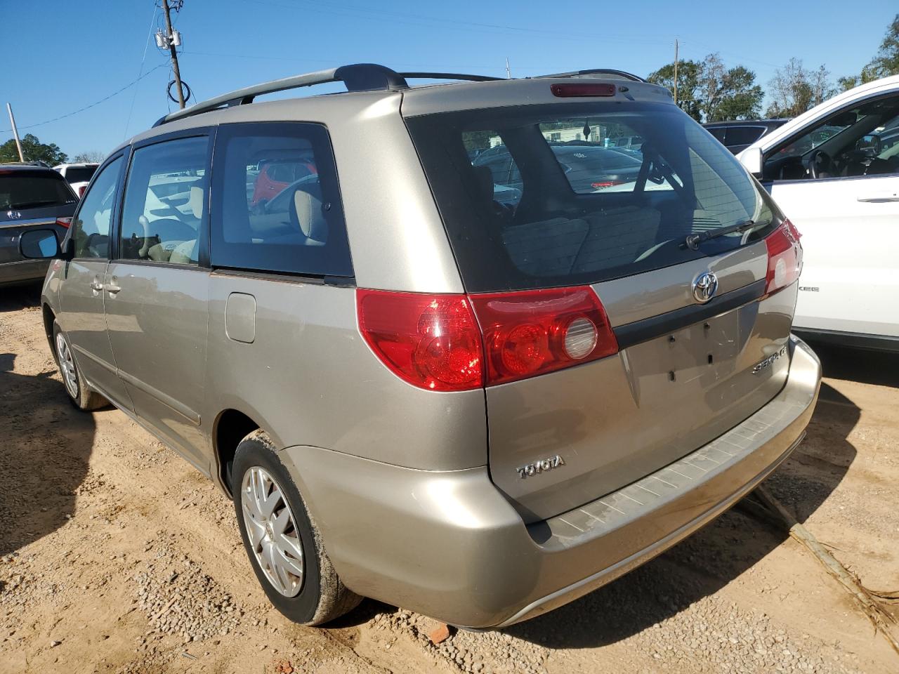 2007 Toyota Sienna - Image 2