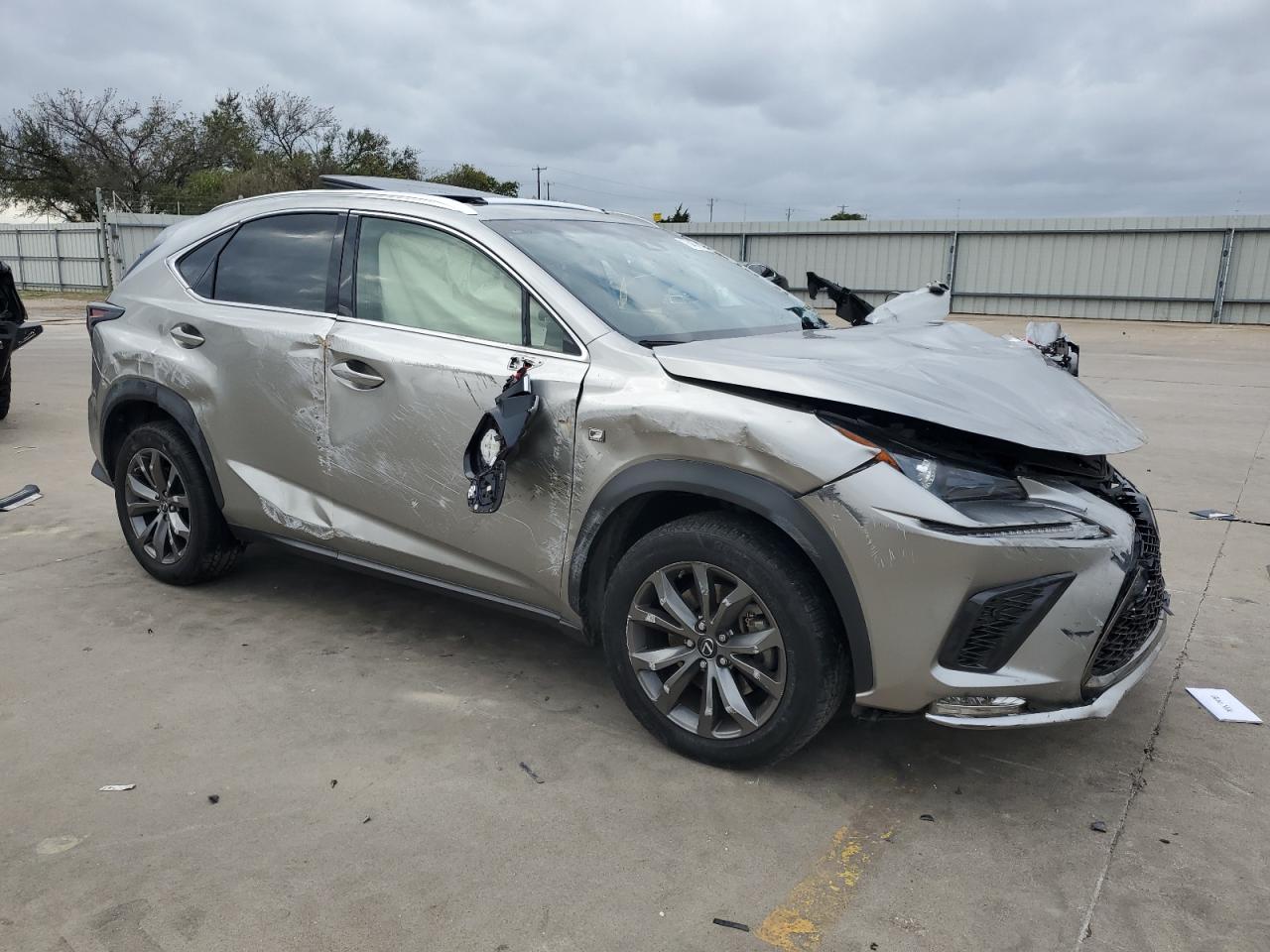 VIN JTJYARBZ8J2105842 2018 LEXUS NX no.4