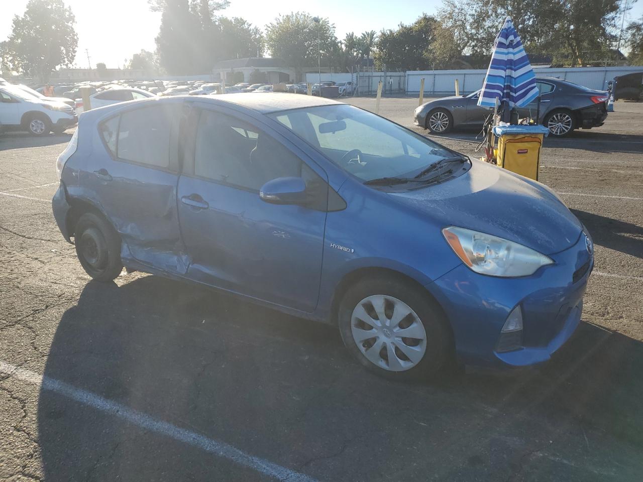 VIN JTDKDTB33D1547284 2013 TOYOTA PRIUS no.4