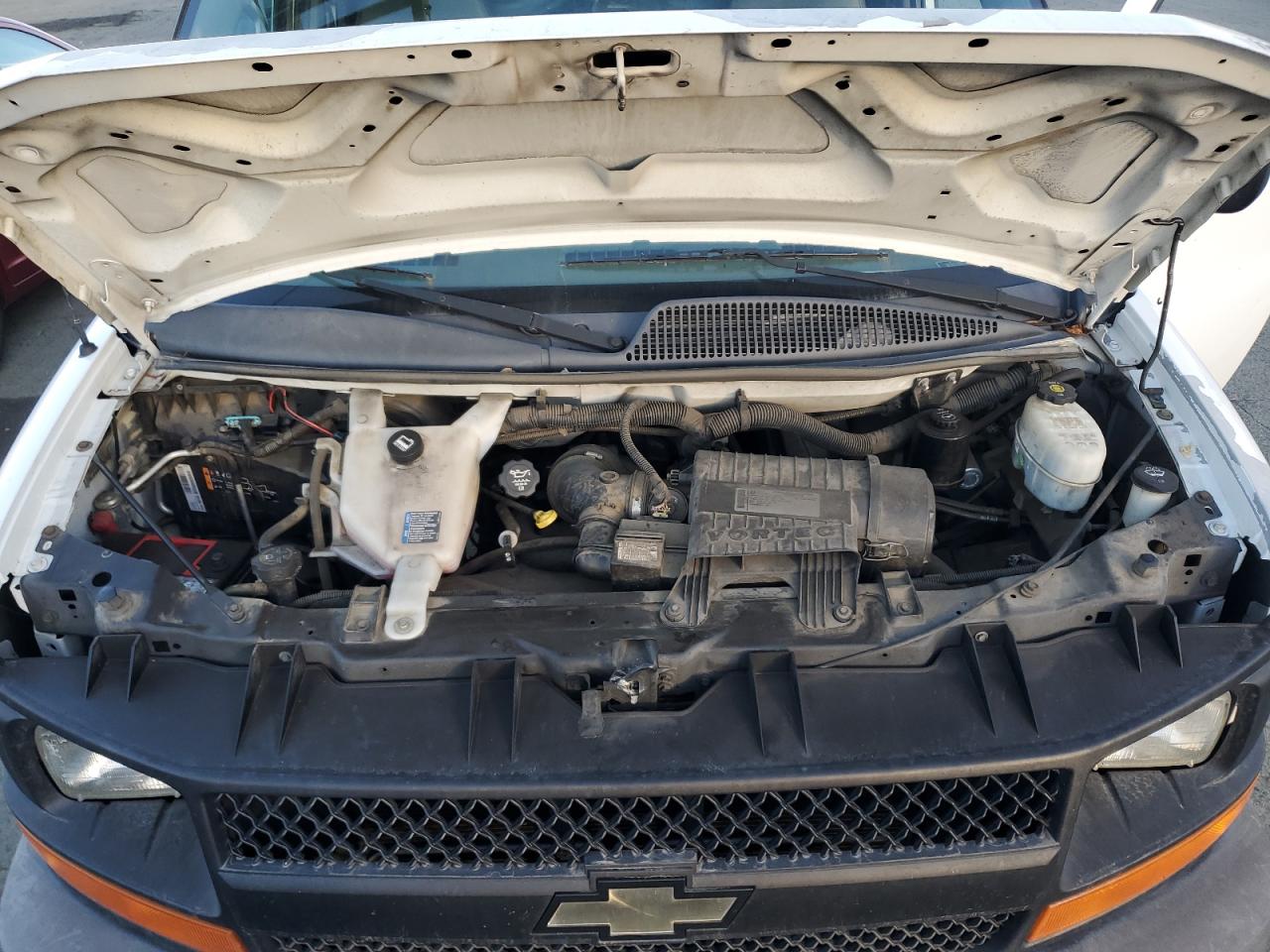 2012 Chevrolet Express - Image 12