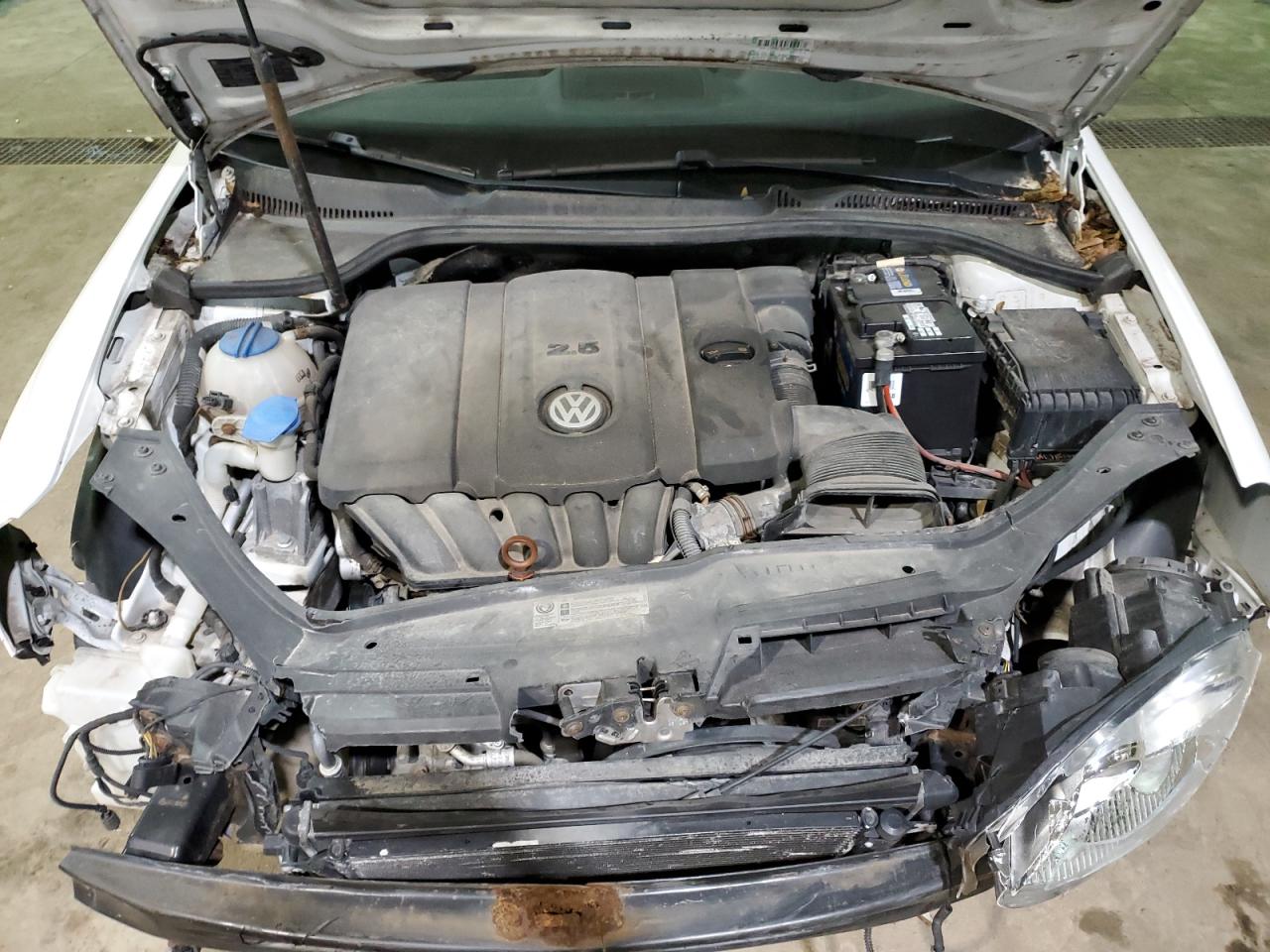 2010 Volkswagen Jetta - Image 11