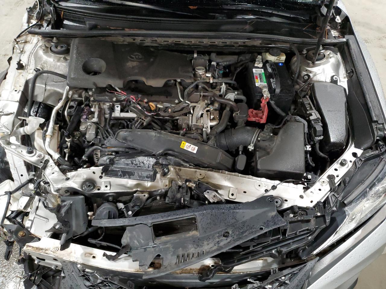 2018 Toyota Camry - Image 11