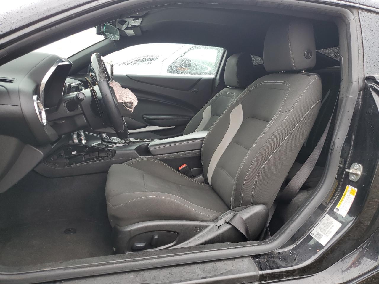 2019 Chevrolet Camaro - Image 7