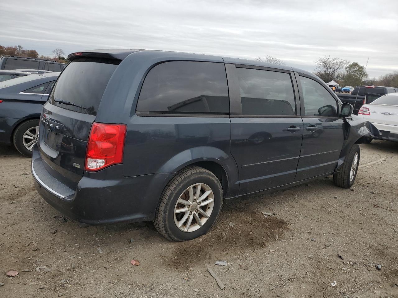 2013 Dodge Caravan - Image 3