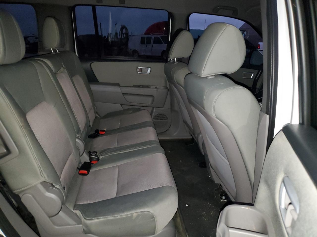 2015 Honda Pilot - Image 11
