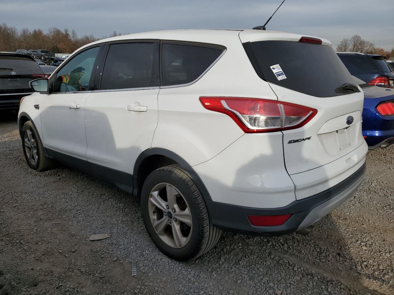 VIN 1FMCU9GX1FUB13753 2015 FORD ESCAPE no.2