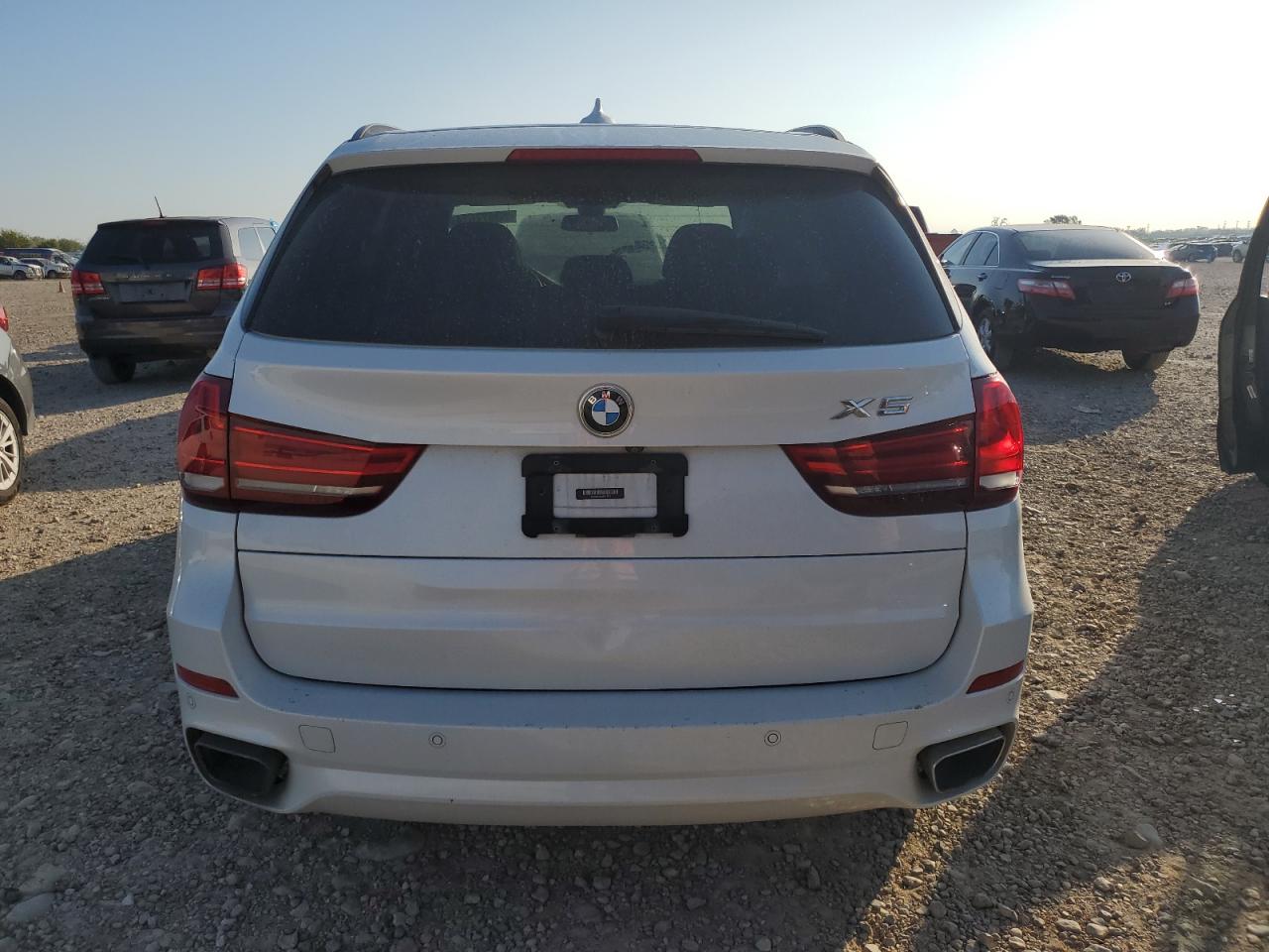 VIN 5UXKR2C54J0Z14611 2018 BMW X5 no.6