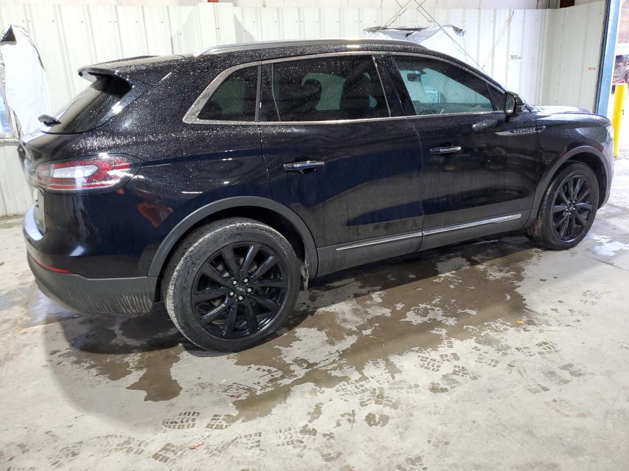 2020 Lincoln Nautilus - Image 3