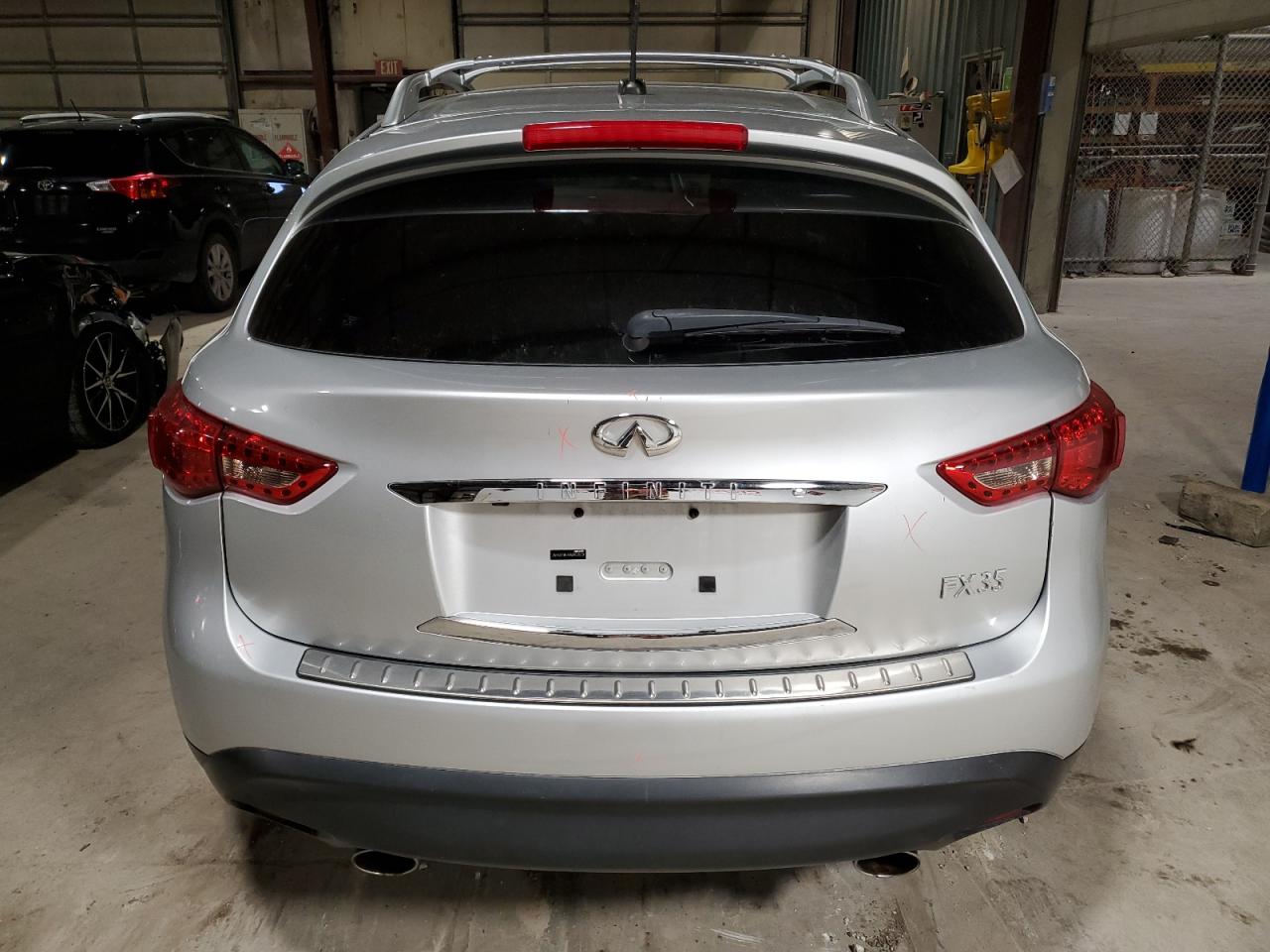 2010 Infiniti FX - Image 6