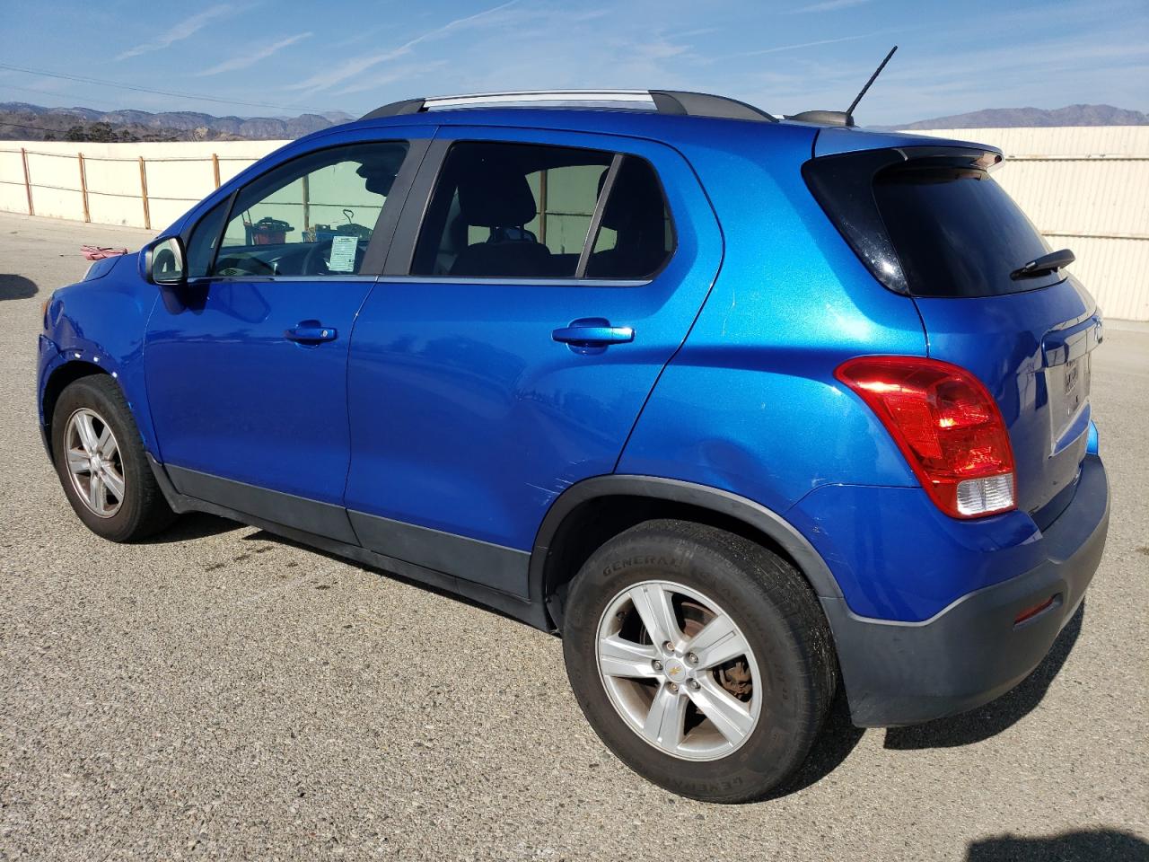 VIN KL7CJRSB2FB065486 2015 CHEVROLET TRAX no.2