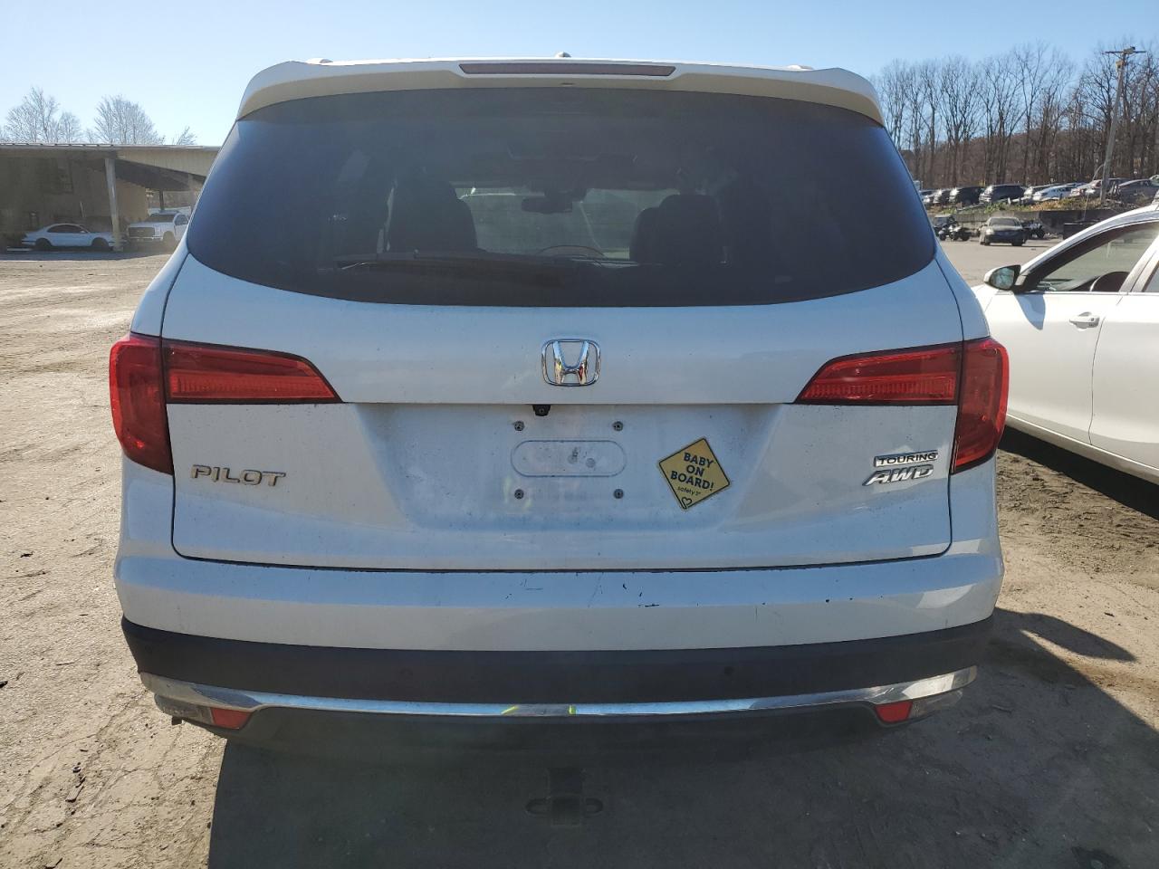2017 Honda Pilot - Image 6