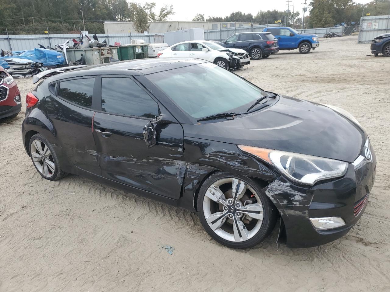 2016 Hyundai Veloster - Image 4