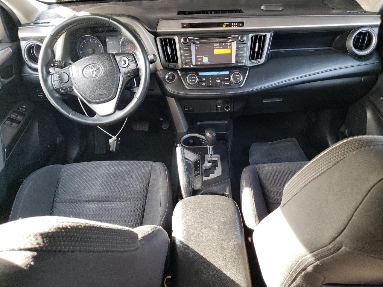 2018 Toyota RAV 4 - Image 8