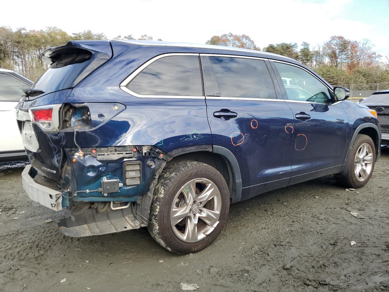 2014 Toyota Highlander - Image 3