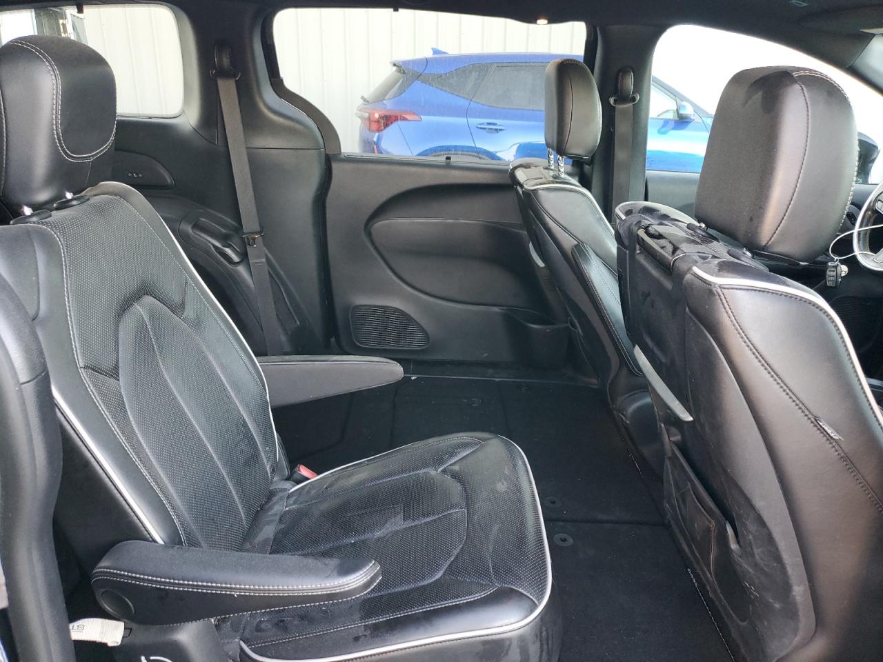 2019 Chrysler Pacifica - Image 11