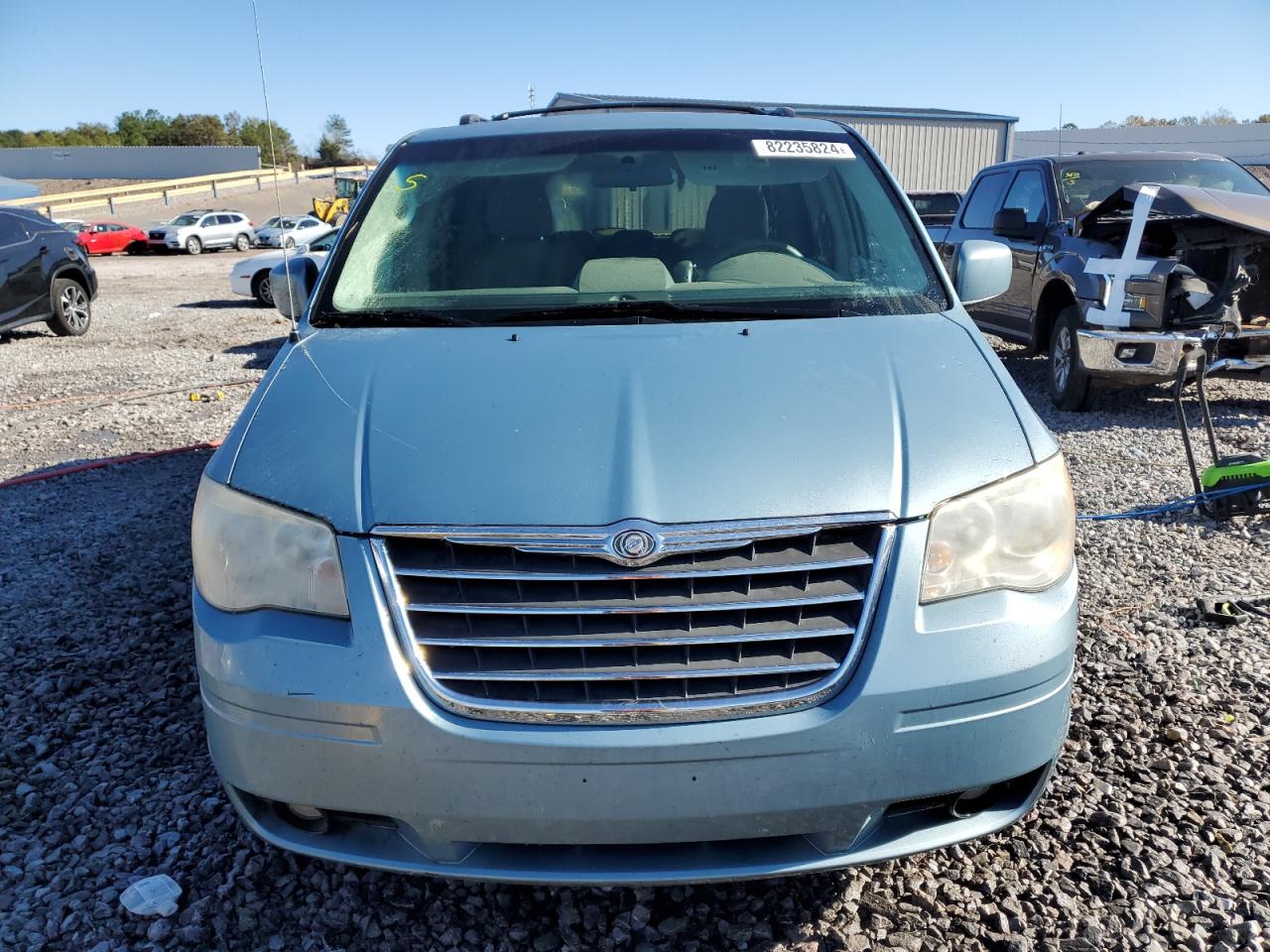 2010 Chrysler Town & Country - Image 5