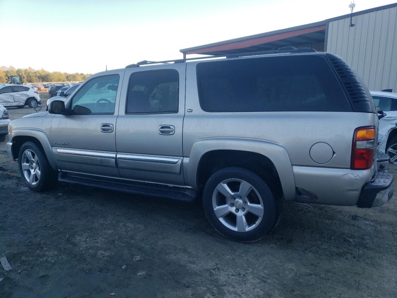2003 GMC Yukon - Image 2