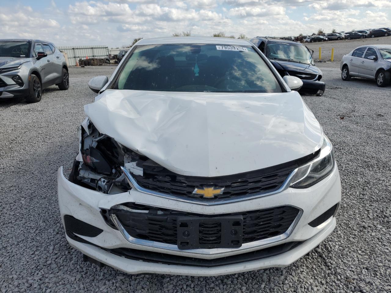 2018 Chevrolet Cruze - Image 5