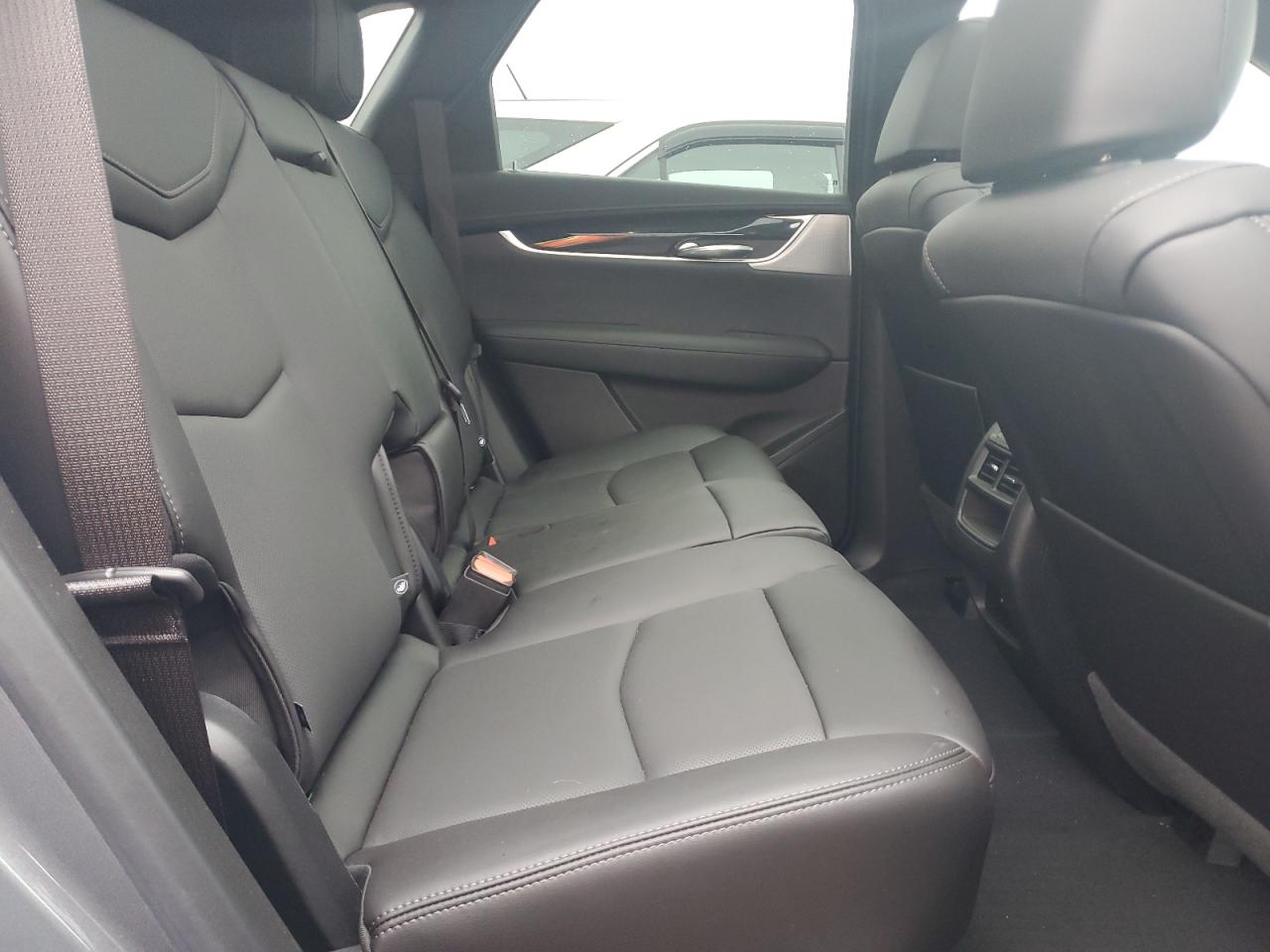 2021 Cadillac XT5 - Image 11