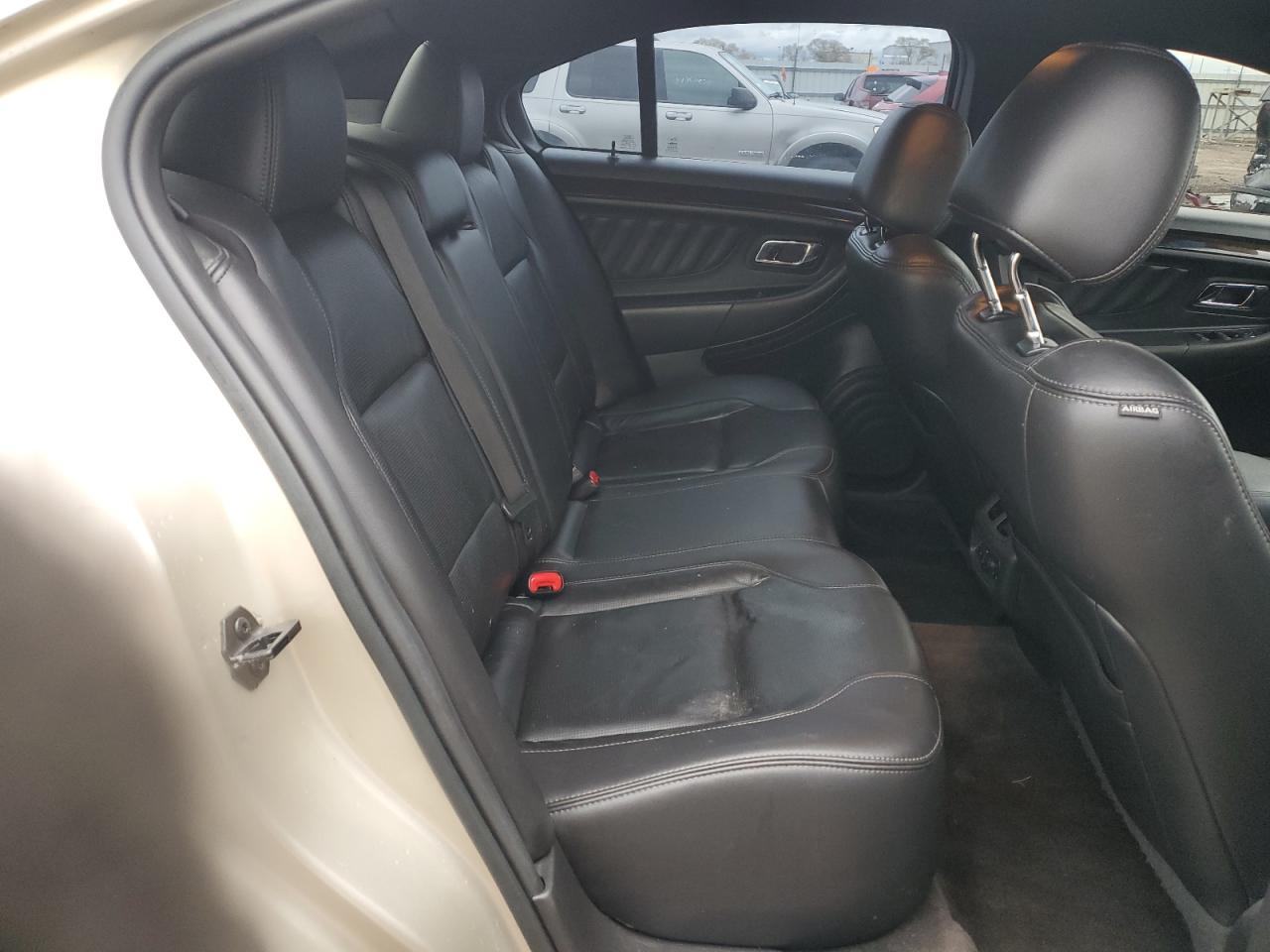 2018 Ford Taurus - Image 10