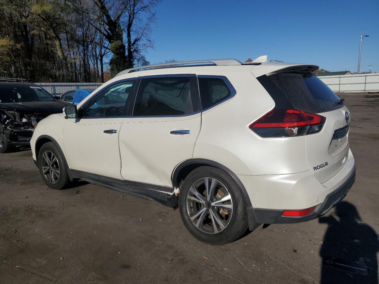 VIN 5N1AT2MV5KC750925 2019 NISSAN ROGUE no.2